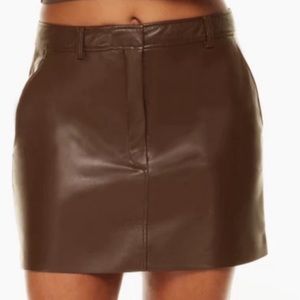 Babaton Chisel Skirt Aritzia